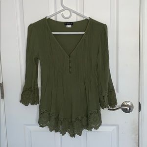 3/4 length sleeve shirt